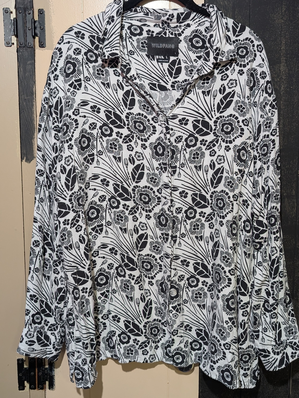 Wildfang Black & White Floral Button-Down Shirt